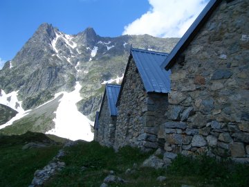 Ecuries et aiguille de Loriaz