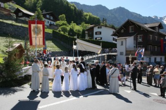 Feierliche Prozession am "Üüshärrgottstag" 