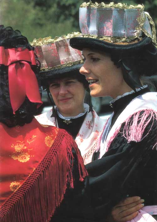 Tracht Wallis